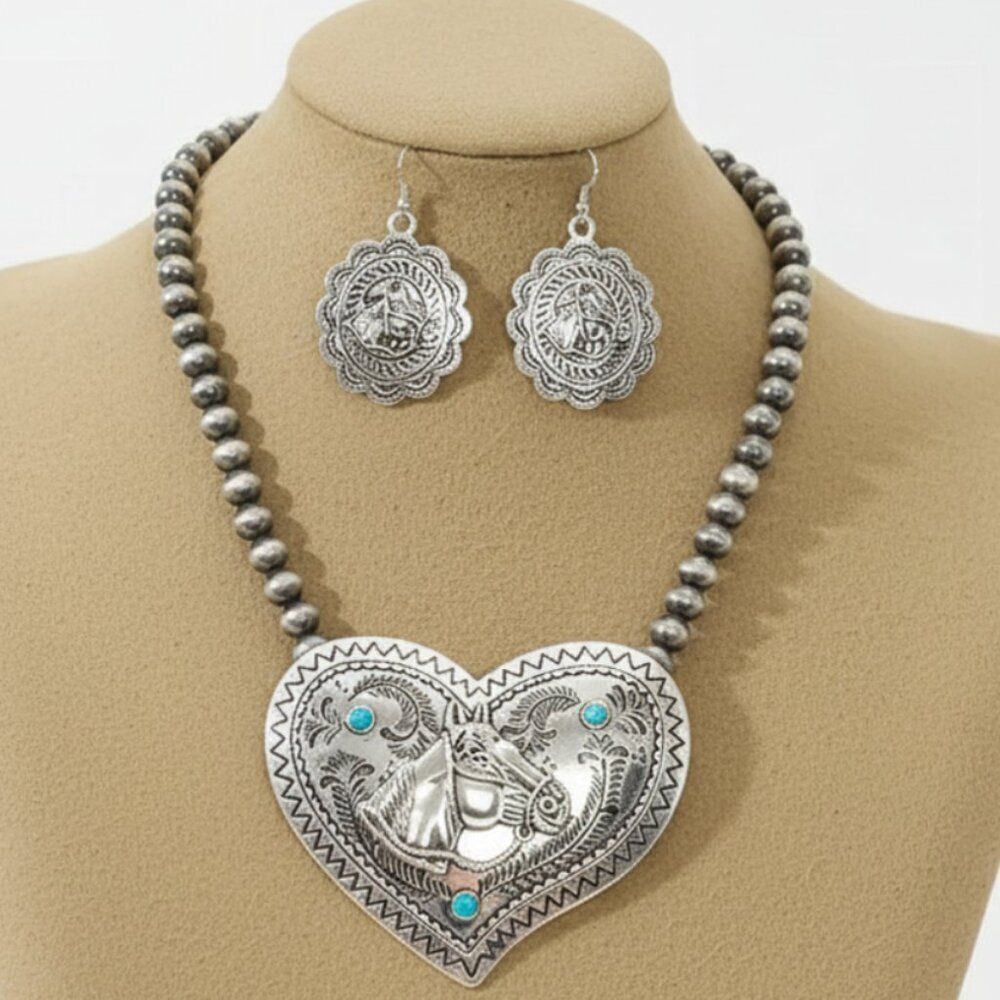 NWT Bohemian Western Silver Horse Heart Necklace Earrings Set